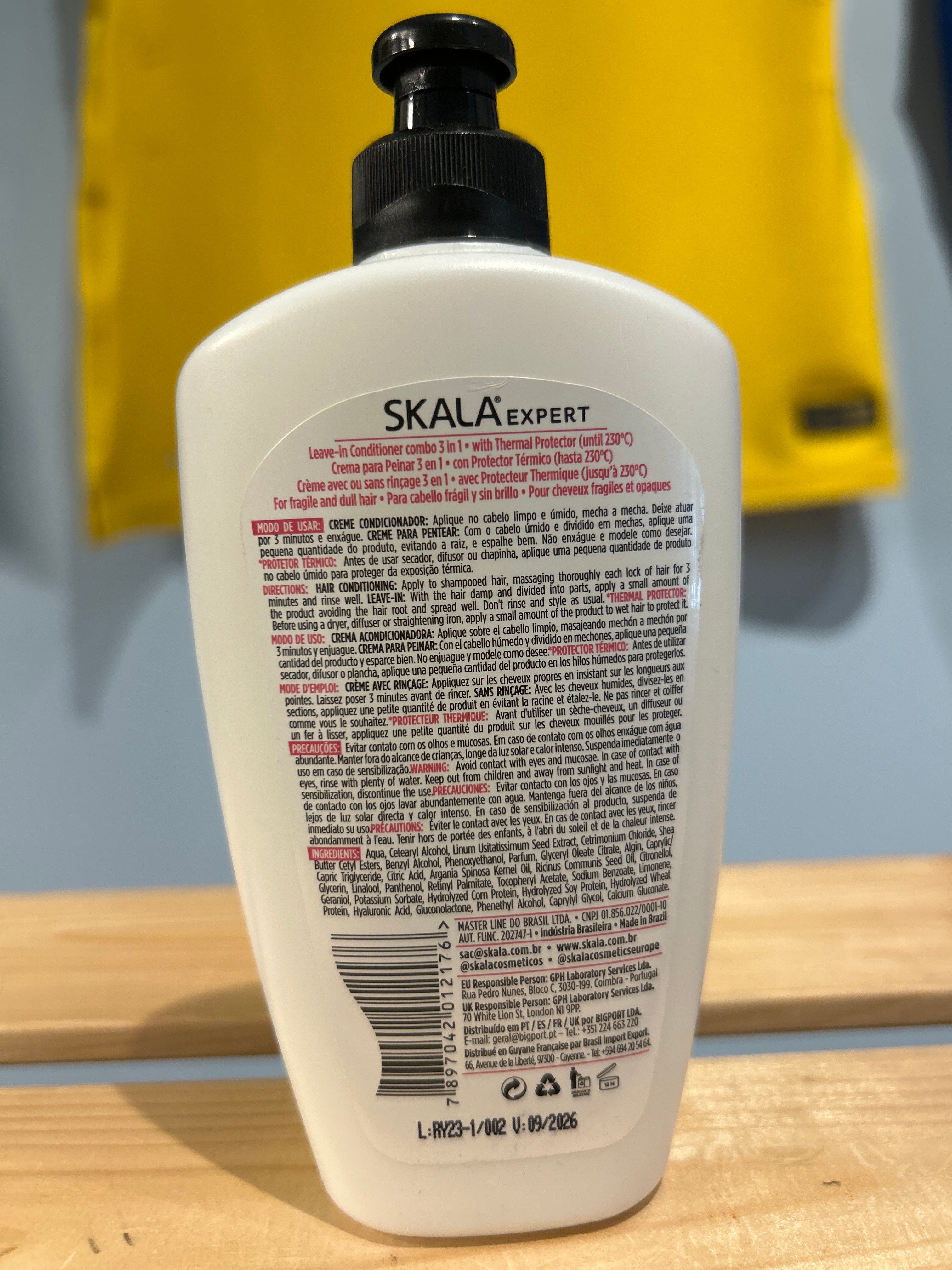 Styling Cream Vitamin Bomb with Hyaluronic Acid (Crème de Coiffage Bomba de Vitamines à l'Acide Hyaluronique - SKALA - 250g)