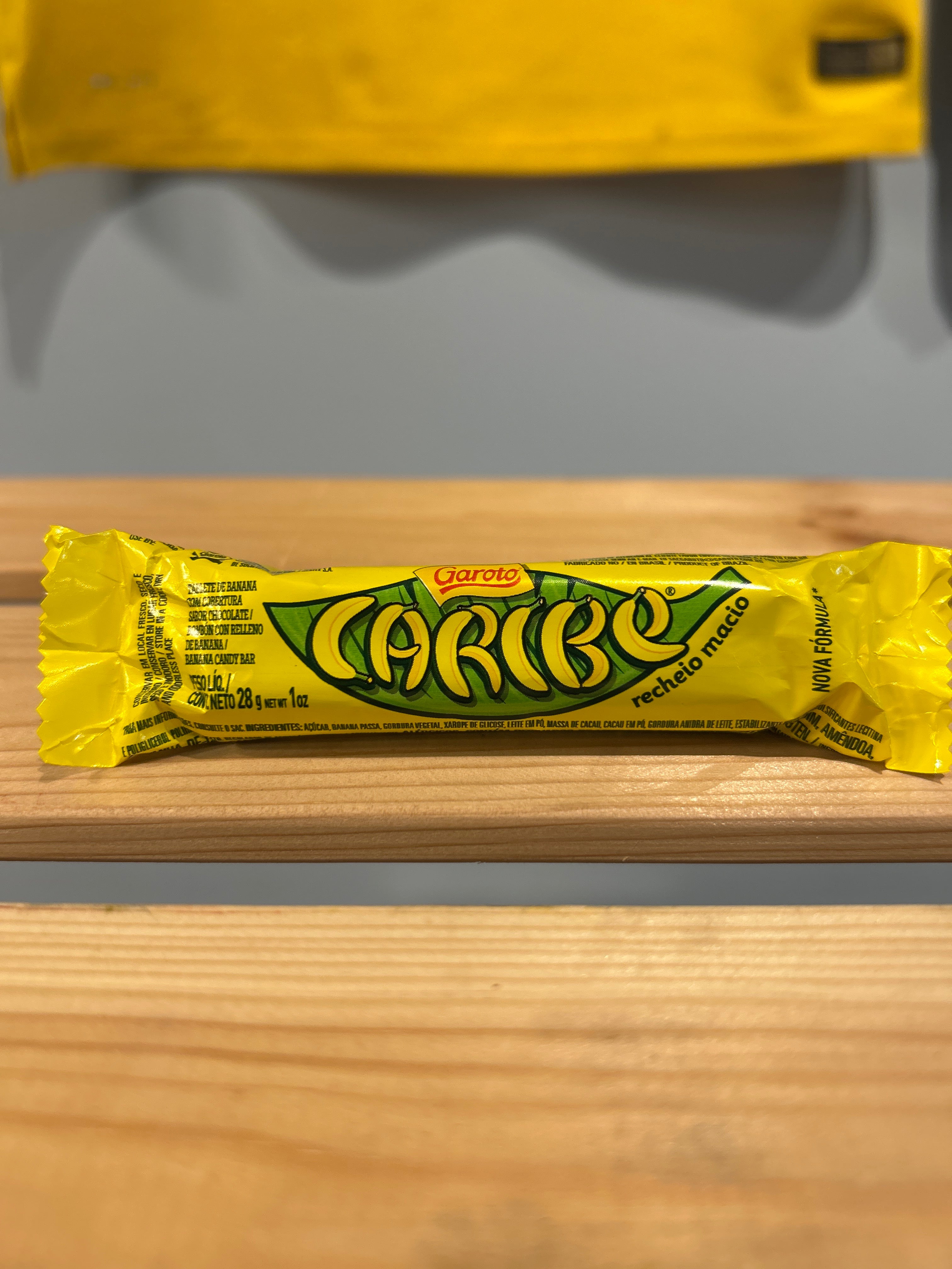 Caribbean Banana Flavor Bombom - GAROTO - 28g