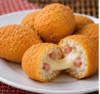 Beignets dorés au jambon et au fromage (Coxinha de Presunto e Queijo) – frits et surgelés – Pack de 4 – 40 unités de 25 g (1 kg)